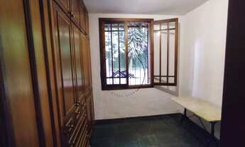 Imagem 3: CASA DE RUA NO MIOLO DA GRANJA VIANA