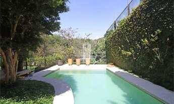 Imagem 3: Casa Maravilhosa em Pinheiros com 5 Quartos e 5 banheiros à Venda