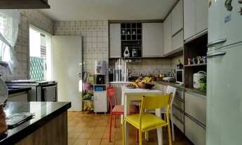 Imagem 2: Casa em condomínio com 3 dormitóris, 1 suite, 2 vagas mais edicula escritório. Casa em co