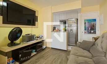 Imagem 3: Apartamento para Aluguel - Vila Galvão, 2 Quartos, 50 m2