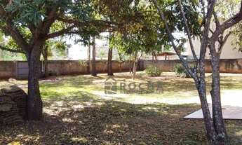 Imagem 3: Área de esquina em avenida no bairro