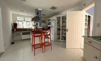 Imagem 5: Casa averbada de 3 andares na praia de Cabeçudas com 3 Dormitórios, sendo 1 Suíte com clos