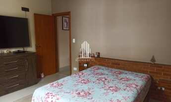 Imagem 6: CASA ASSOBRADADA COM QUATRO DORMITÓRIOS (UMA SUÍTE), DOIS BANHEIROS E DUAS VAGAS Á VENDA N