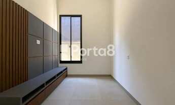 Imagem 6: Elegância e Conforto no Condomínio Quinta Lago: Sua Nova Casa com Piscina e Área Gourmet