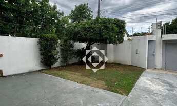 Imagem 4: Oportunidade Única na 206 Sul: Casa Espaçosa com 4 Quartos