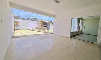 Imagem: Casa próxima ao restaurante Mandacarú