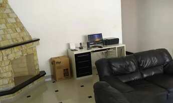 Imagem 2: Sobrado com 3 Suítes, 4 Vagas, Churrasqueira, Lareira, Cozinha Americana