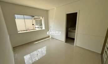 Imagem 4: Casa residencial com 3 quartos sendo 2 suítes disponível para venda no bairro Santa Mônica