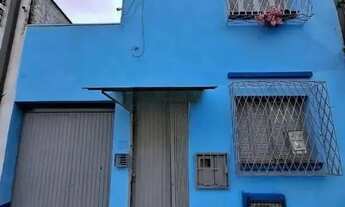 Imagem: Casa Ampla com Quintal e 6 Vagas no Bairro