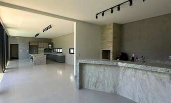 Imagem 3: Casa para aluguel e venda tem 550 metros quadrados com 4 quartos