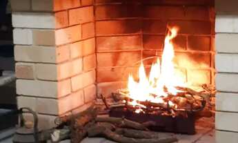 Imagem 3: Casa Dois Terrenos com Piscina Próximo à Praia