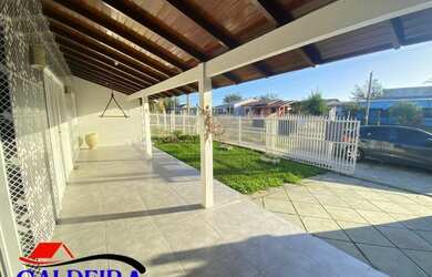 Imagem 4: LINDÍSSIMA CASA! PERTINHO DO MAR! MOBILIADA! 04 DORMITÓRIOS! PRAIA DE TRAMANDAÍ!