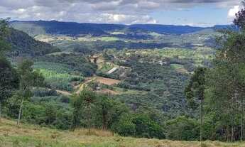 Imagem 4: Linda área rural, com maravilhosa e deslumbrante vista Panorâmica para o vale e montanhas