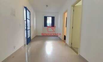 Imagem 3: CASA COM 2 QUARTOS NA PRAÇA DA BANDEIRA!