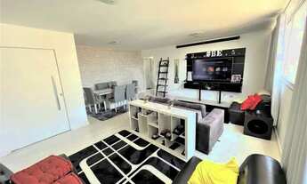 Imagem 2: Vendo apartamento três dormitórios ( uma suíte ) e duas vagas de garagem, excelente locali