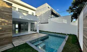 Imagem 7: Casa de condomínio sobrado para aluguel possui 315 metros quadrados com 4 quartos