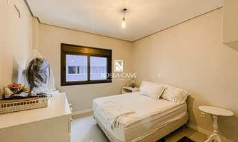 Imagem 7: Apartamento mobiliado de 03 dormitórios com sacada nas Quatro Praças em Torres/RS