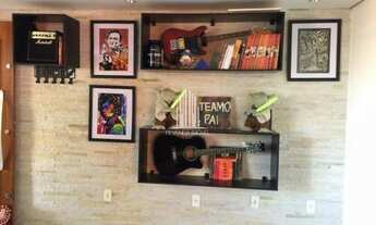 Imagem 4: Casa bem localizada.Imóvel arejado e recém reformada (cozinha, sala e área de lazer)