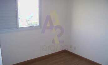 Imagem 3: Apartamento em excelente estado, repleto de armários em andar alto de prédio com lazer