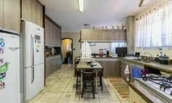 Imagem 3: SOBRADO COM TRÊS DORMITÓRIOS (UMA SUÍTE), TRÊS BANHEIROS E SEIS VAGAS NA SAÚDE