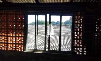 Imagem 2: CASA DE 250M² COM TRÊS DORMITÓRIOS, TRÊS BANHEIROS E DUAS VAGAS Á VENDA NO JARDIM MARISA