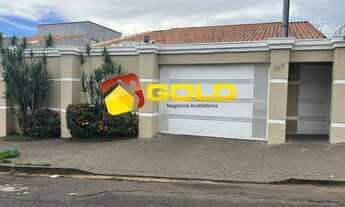 Imagem 3: Casa para Venda em Uberlândia, Cidade Jardim, 4 dormitórios, 2 suítes, 5 banheiros, 6 vaga