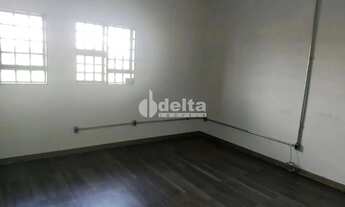 Imagem 4: Loja disponível para locação e venda no bairro Daniel Fonseca em Uberlândia-MG