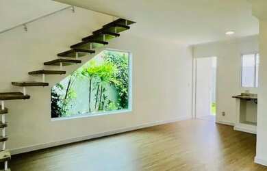 Imagem 3: Sobrado Reformado no Condomínio Tipo Village Próximo à Alameda Lucas Nogueira Garcez, Ati