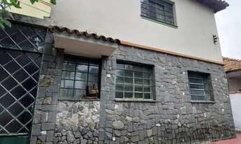 Imagem: Casa com terreno de esquina na avenida Itaberaba