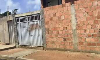 Imagem 3: Terreno já murado e com portão