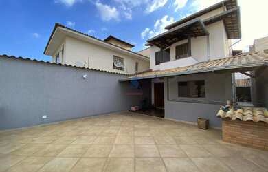 Imagem: Casa Geminada à venda, 4 quartos, 1 suíte