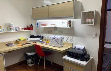 Imagem 4: Sobrado para venda possui 352 metros quadrados com 5 quartos