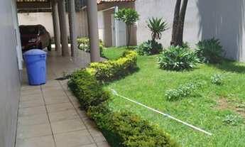 Imagem 3: Sobrado para venda possui 1100 metros quadrados com 6 quartos em Samambaia Sul - Brasília