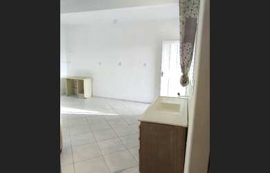 Imagem 7: Kitnet c/garagem e pátio, incluso Luz, Internet, Agua iptu, Semi Mobiliada