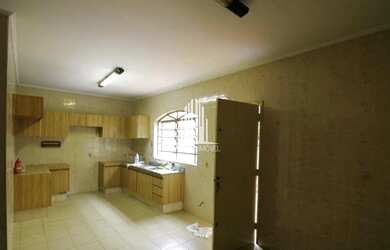 Imagem 2: Sobrado com 5 Quartos, 3 Banheiros e 4 Vagas à Venda, 205m² na vila monumento