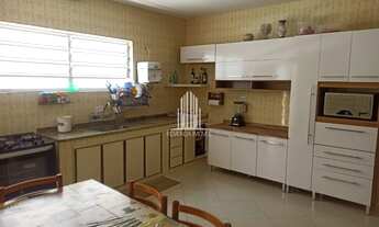 Imagem 7: CASA ASSOBRADADA COM QUATRO DORMITÓRIOS (UMA SUÍTE), DOIS BANHEIROS E DUAS VAGAS Á VENDA N