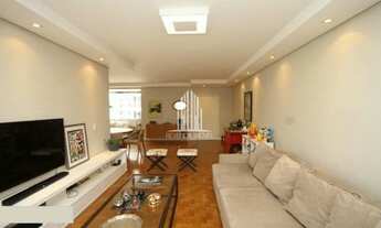 Imagem 3: Apartamento em predio vintage super espaçoso e iluminado, com seu pé direito alto, faz com