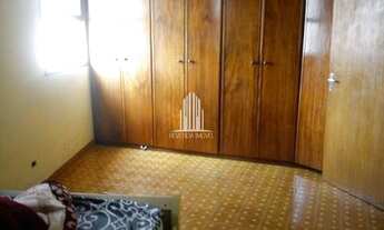 Imagem 3: Casa com dois andares, 3 quartos, 2 vagas, 2 banheiros, sala, lavanderia e enorme cozinha