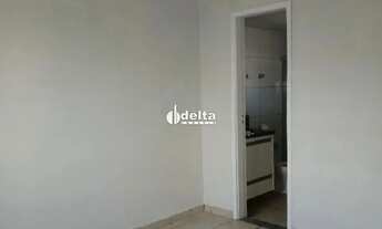 Imagem 2: Imóvel de esquina residencial e comercial constituído de 3 imóveis independentes disponíve