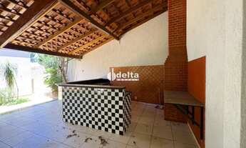 Imagem 2: Casa residencial com 3 quartos sendo 1 suíte disponível para venda no bairro Santa Mônica