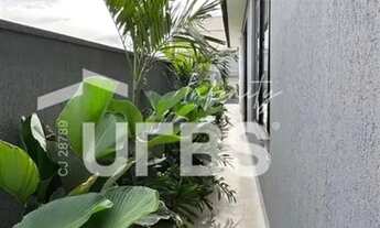 Imagem 4: BELISSIMA CASA TERREA 4 QUARTOS JARDINS NÁPOLES - NUNCA HABITADA RICA EM ARMÁRIOS