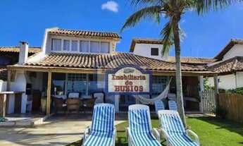 Imagem 4: Casa pé na areia da Praia de Geriba com 5 suítes