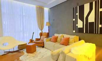 Imagem 2: Casa mobiliada em condomínio fechado com 3 suítes e 4 vagas de garagem em Camboriú