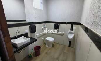 Imagem 5: Casa comercial TOTALMENTE MOBILIADA com 9 salas disponível para locação no bairro Segismun