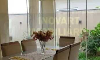 Imagem 3: Casa colonial com 3 quartos sendo 1 suíte dentro do condomínio Blue Garden