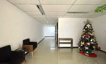 Imagem 4: Oportunidade comercial! Loja com 50m², 01 banheiro exclusivo da sala, amplo espaço de esta