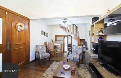 Imagem 6: Sobrado em Porto Alegre, no bairro Vila Nova, com 3 dormitório(s), e 3 banheiros