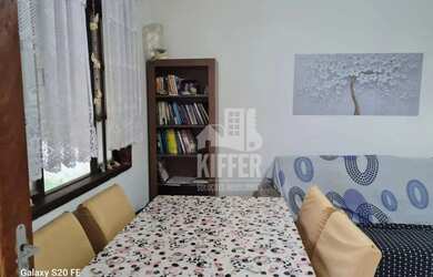 Imagem 5: Casa à Venda com 2 Quartos, Garagem para 3 Carros e Excelente Localização