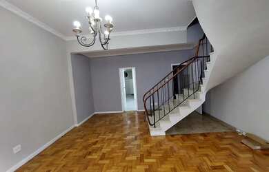 Imagem 2: Apto duplex Centro, amplo, reformado, Rua 16 de março, excelente preço - Petrópolis - RJ