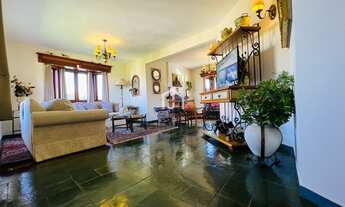 Imagem 7: LInda casa 4 Dormitórios (2 Suítes) e Varanda, Condomínio fechado em Campos do Jordão-SP